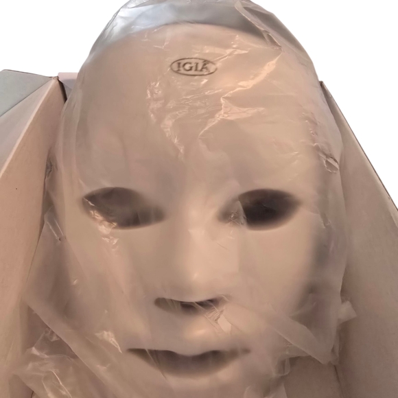 LED THERAPY MASK - Picture 3 of 5